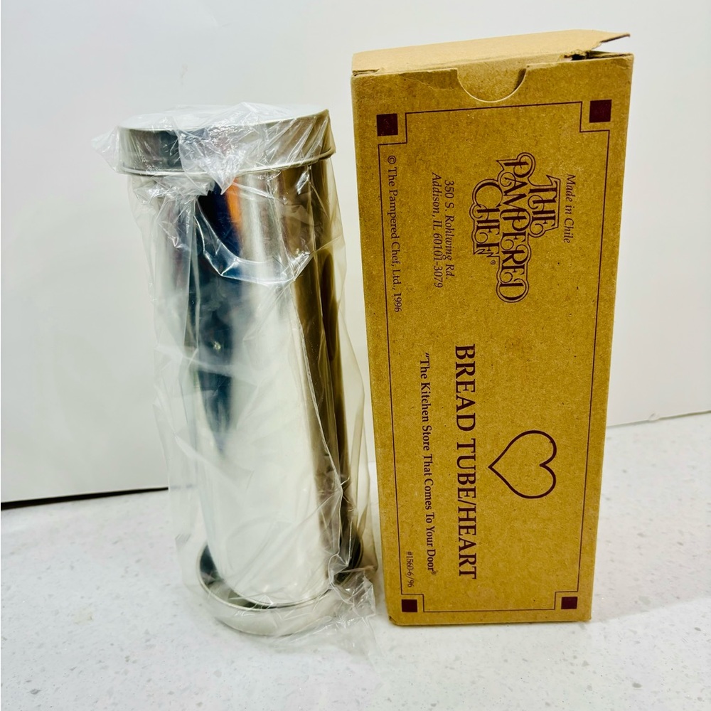 The Pampered Chef Heart Shape Valtrompia Bread Tube New!